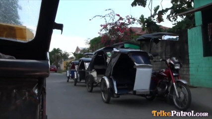 Trike Patrol - Tuk Tuk Patrol: Cette Philippine sexy adore le sexe aléatoire