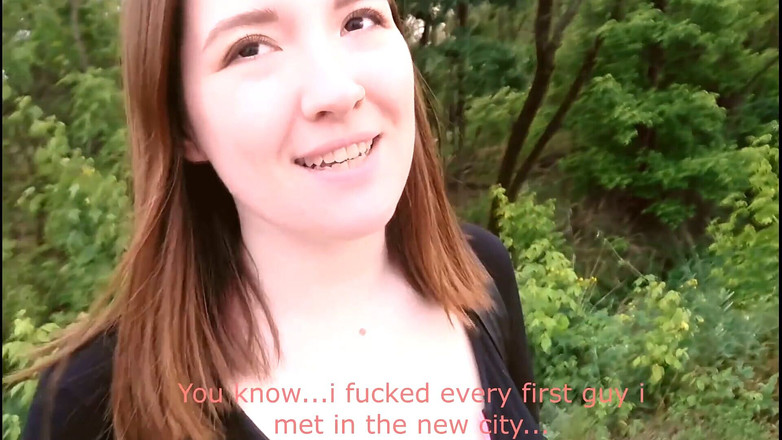 Waldemaria: Azgın düzgün vücutlu genç kız yeni bir şehirdeki ilk komedyeni sikiyor