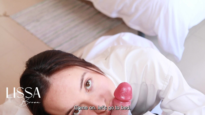 Lissa Brown: 내 보지를 핑거링하는 동안 배다른 아들을 속여