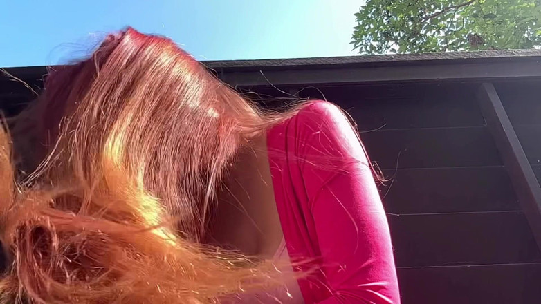 Artemisia Love: Italienska stora tuttar MILF Artemisia älskar het utomhussession lång hårfetisch