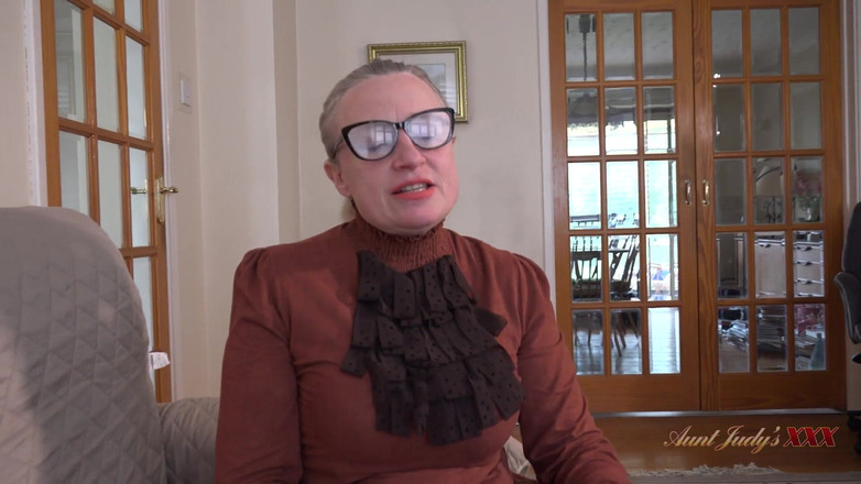 Aunt Judy's XXX: Tantejudysxxx - Ihre Reife MILF-tutorin Frau Andrea Ann Findet Einen Neuen...
