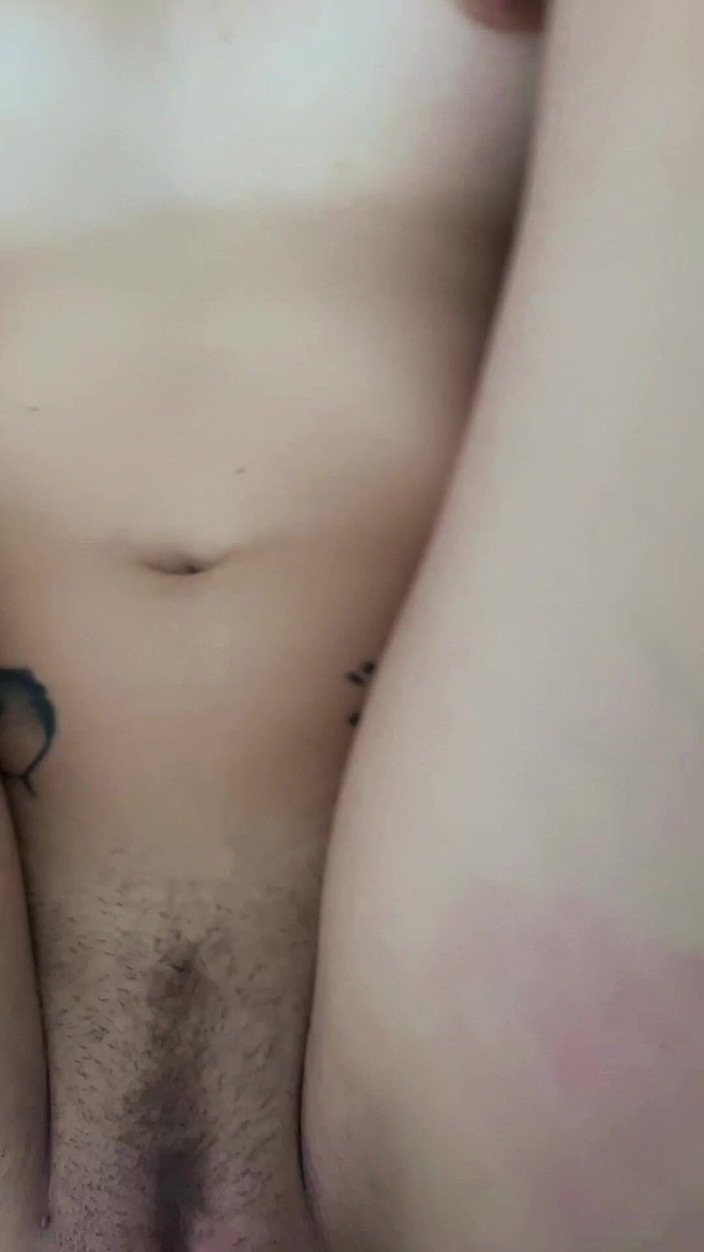 Cur1ouscoup420: Cewek nakal dengan kaki jenjang ini dientot habis-habisan sampai dicrot...