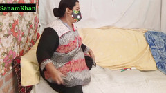Sanamkhan: Pákistánská desi tetička plný mazy