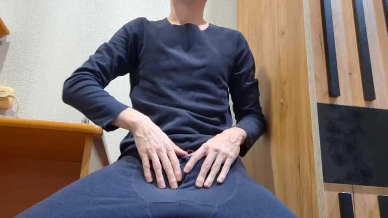 AlexRusFun: 큰 자지를 핑거링하고 핑거링하는 유럽 남자