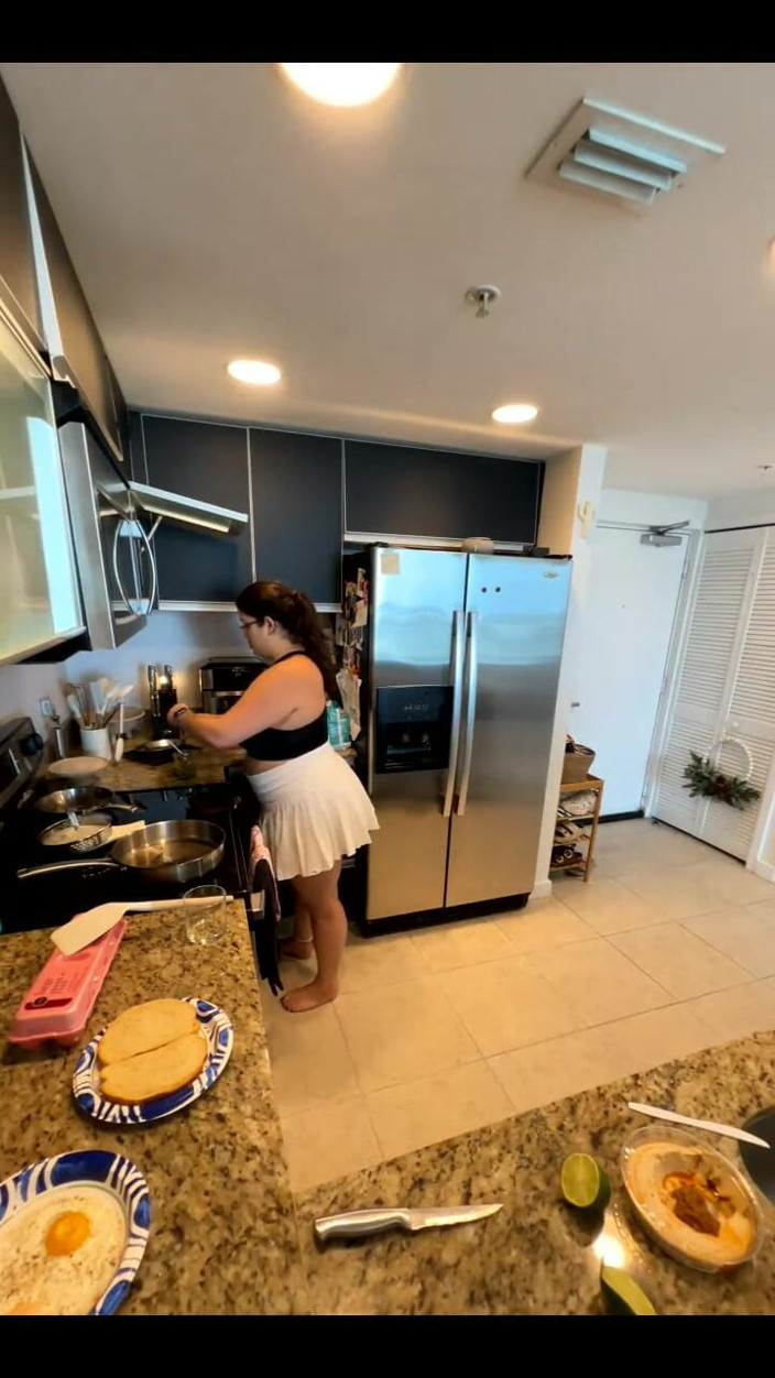 Dani Valentina: Live Stream với Dani Valentina