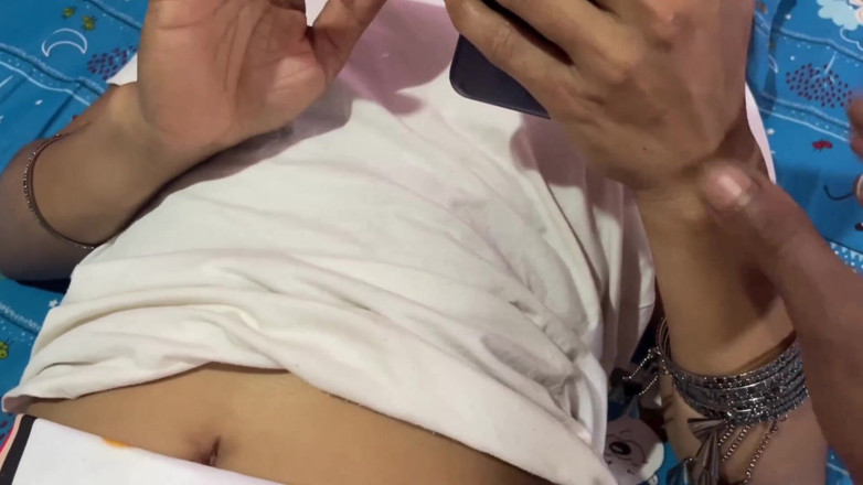 Bongcouplexxx: 두 구멍에서 친구에게 따먹히는 POV 인도 인도 인도 벵골 주부