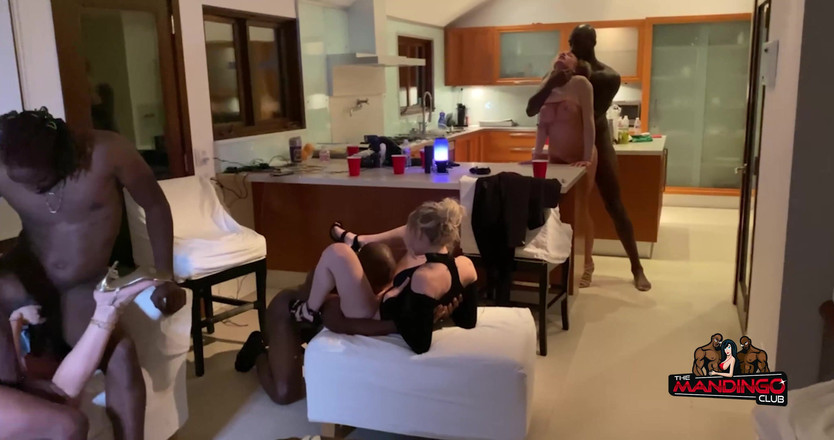 The Mandingo Club: Geile Blondinen Besuchen Große Schwarze Schwänze in La, Swingerparty-spaß Für...