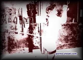 Porno Cloud: Bondage met een piercing-milf