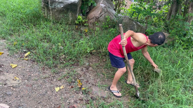 Lady: Mẹ kế vú to đụ người làm vườn già của bất động...