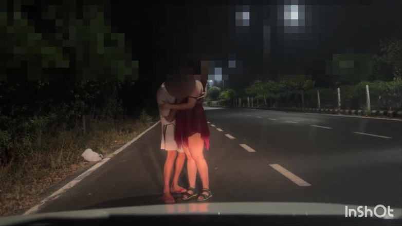 Indian Couplexx: Bhabhi panas mengongkek orang asing di jalan raya