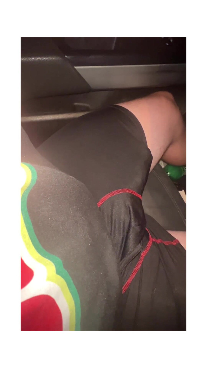 Dick Pants: 運転中の大きなジョンソンの膨らみのコンピレーションビデオ