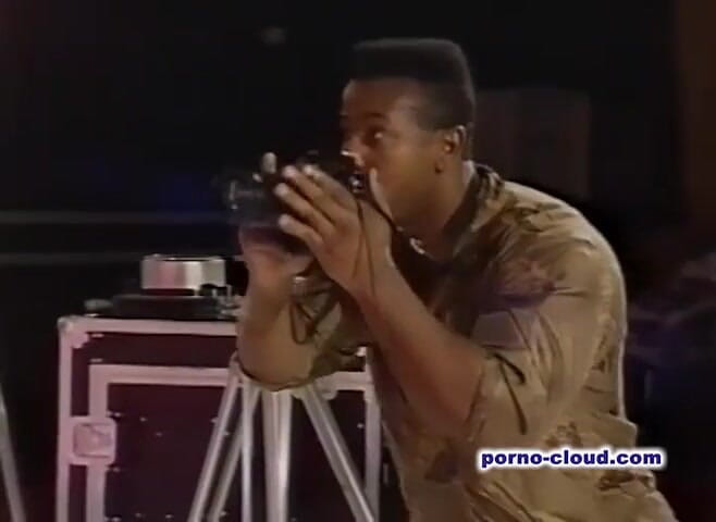 Porno Cloud: Spot on open legs. DVD