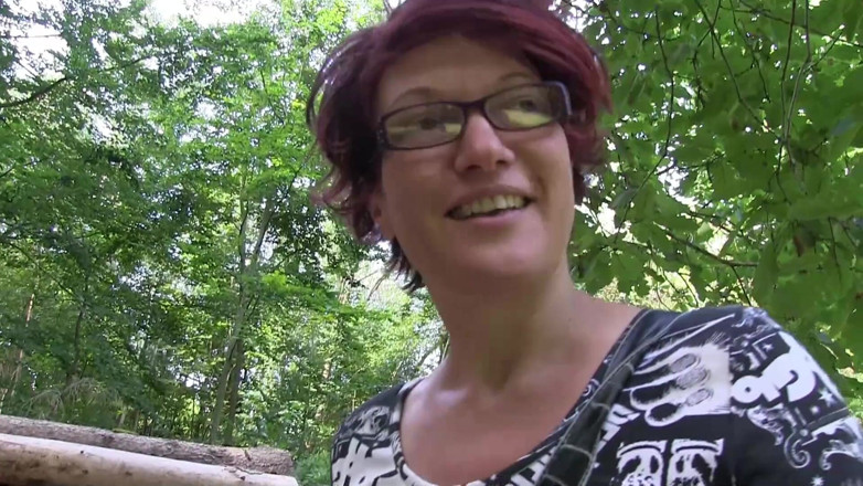 Popp Sylvie: Scopata in faccia ed ingoia la sborra