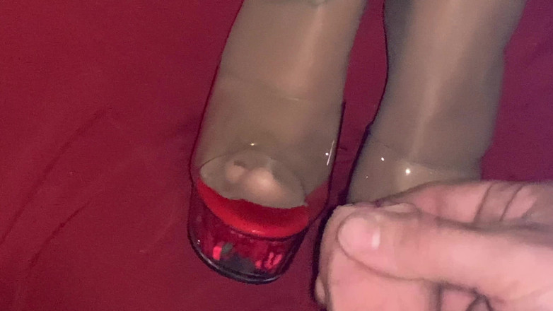 CoppiaCollant: Do You Like to Cum on My Feet? Play with...