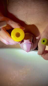 How to Properly Take a Urine Test From a Penis!