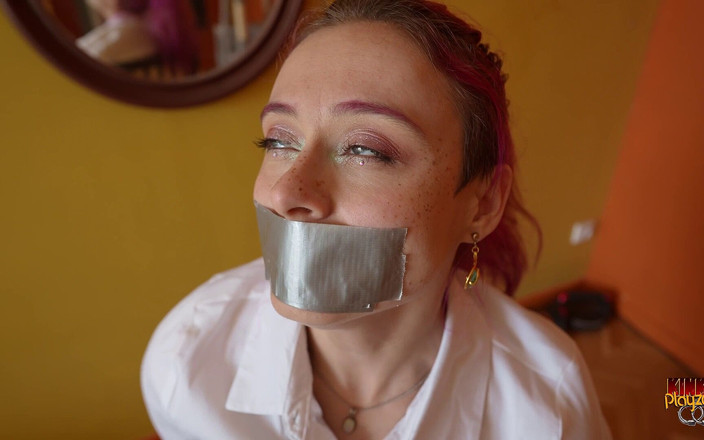 KinkyPlayzone: Worstelen en klaarkomen met Noochka - 4k