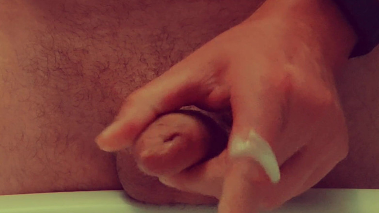 My little secret: Masturbating in the sink
