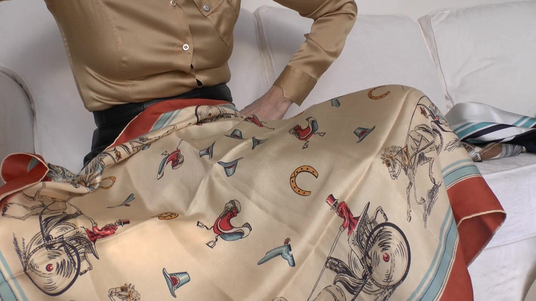 Lady Victoria Valente: na hedvábném šátku nevlastní matky, lady Victoria Valente