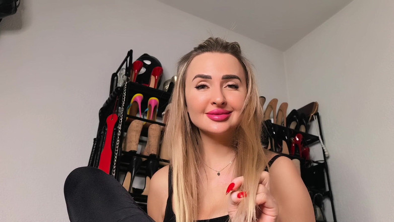 Goddess Lena: Будь моєю шкарпеткою сучкою