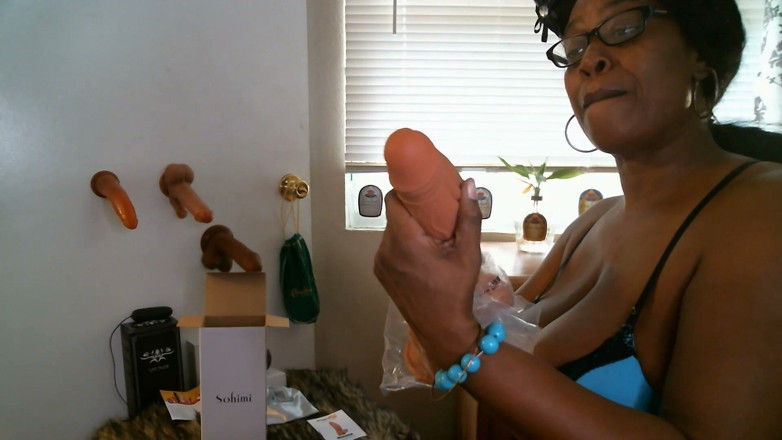 Lady Rae: Ulasan Dildo Raksasa Lady Raksasa dari Sohimi