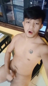 Filipinli eşcinsel genç kız cumartesi gecesi mastürbasyon yapıyor