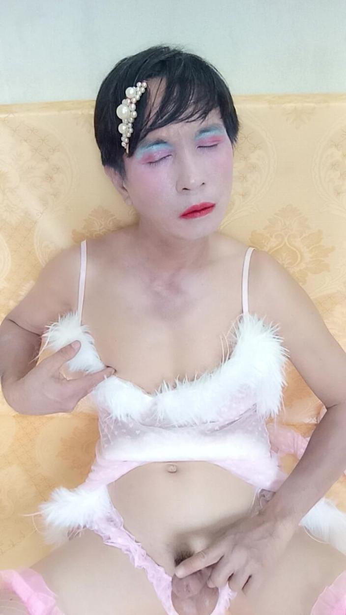 nguyen dang thien tri: 섹시한 포르노 공주로 옷을 입은 Oanh Le - 셀카 사정하고 자지를 신음
