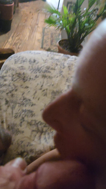 Goode Girl: Goode Girl suger fästmans kuk