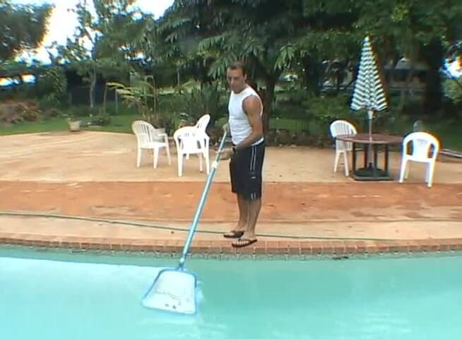 Radical Solo: Une bombasse incroyable se masturbe dans le jacuzzi