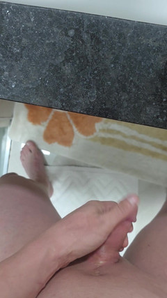 Gokmen Yaman: Murray Yaman Solo Cumming znovu při sledování jeho vlastního porna...