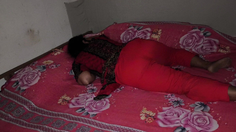 SAFI TV: Abracé a mi tía y comencé a follarla por el...