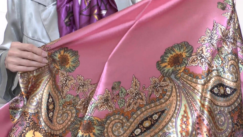 Lady Victoria Valente: Selendang Satin Baru Stepaunt Menghidupkan Awak! Lady Victoria Valente