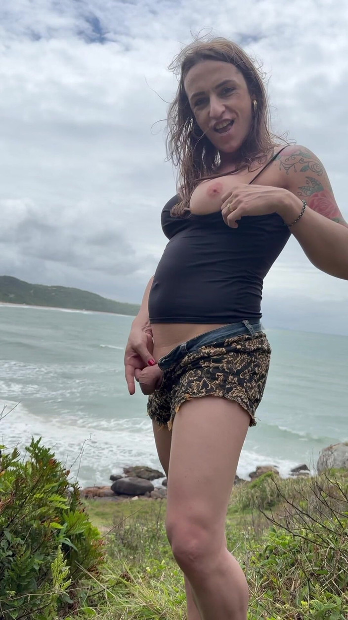 Rebeca Juicy trans: रसदार ट्रांस देवी पेशाब संकलन