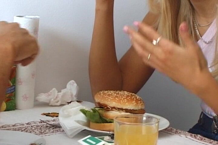 German amateur couples: Bu ağzına boşalmayı seven çarpıcı Alman sürtük