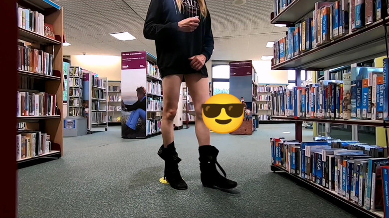 The Midnight Minx: Un travesti jouit à la bibliothèque