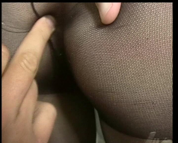 German Amateur Videos: Amatör tysk brud i strumpbyxor blev knullad vid casting