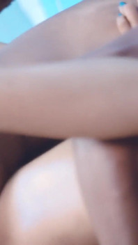 Desi indiana arrapata sorellastra scopa il fratellastro anziano come hollywood film porno. Hindi Audio