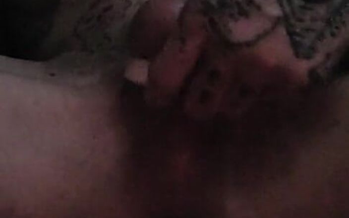 HoneyBadger: Tatoeages en een grote lul