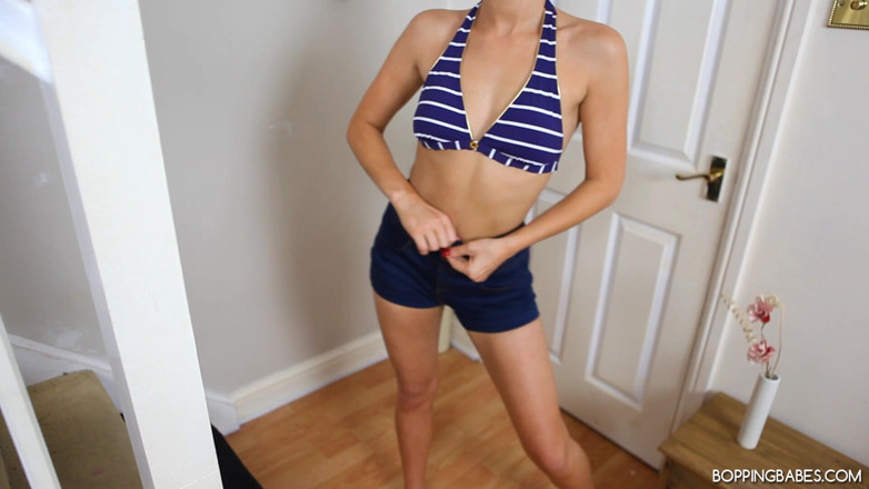 Bopping babes: Tanya - Bikini Babe