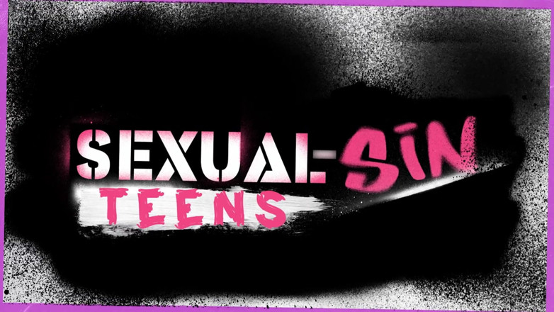 SEXUAL SIN TEENS: Teen latina si prepara una grigliata all'esterno della casa. Arriva...