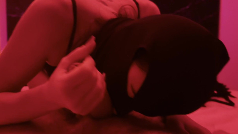 HoneyXScream: La ricompensa finale della moglie padrona lascia il suo schiavo...