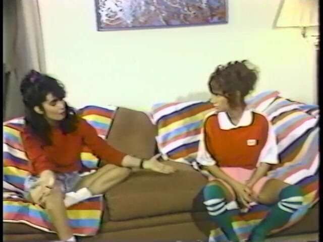 Old Good Porn: Жалюгідні повії оголяються, б'ючись і тягаючи волосся одна одної