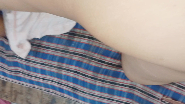 Sexy_girl_nehu: 我尝试肛交，无法承受大鸡巴的紧致屁股洞，