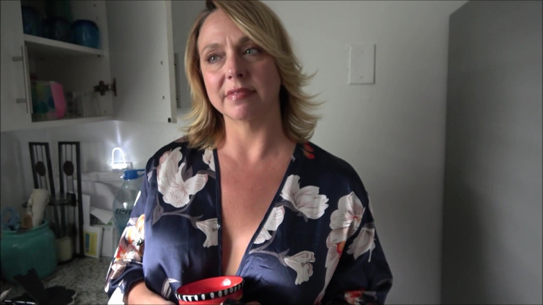 Alex Adams: The Girlfriend Accident - Brianna Beach - Mom Comes First