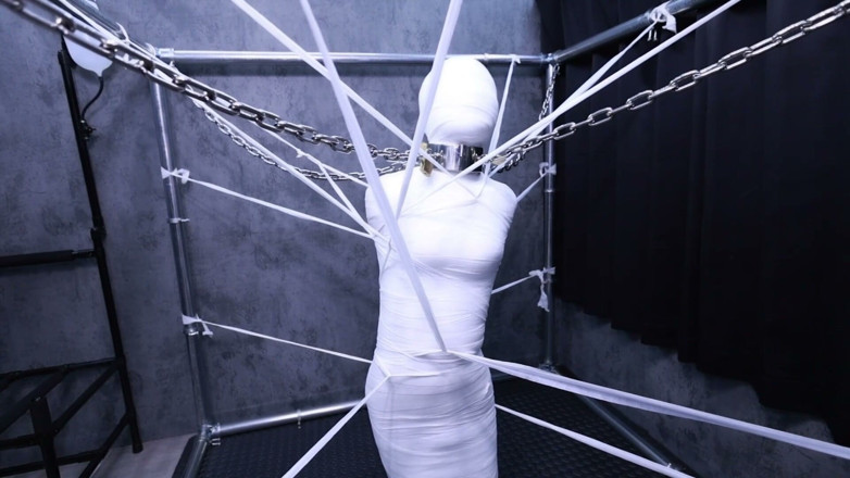 Aisan girl bondage: A Cute Girlfriend Wrapped All Over in Bandages