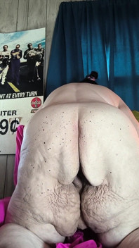 Banging Granny Never Felt so Fun When You Brought Your Friend Over He Sneaks in Granny's Room for Some Hot Cumfun