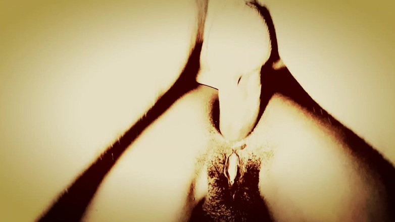 Novinha Insaciavel: Old style bitch swallowing dick and taking it up the...