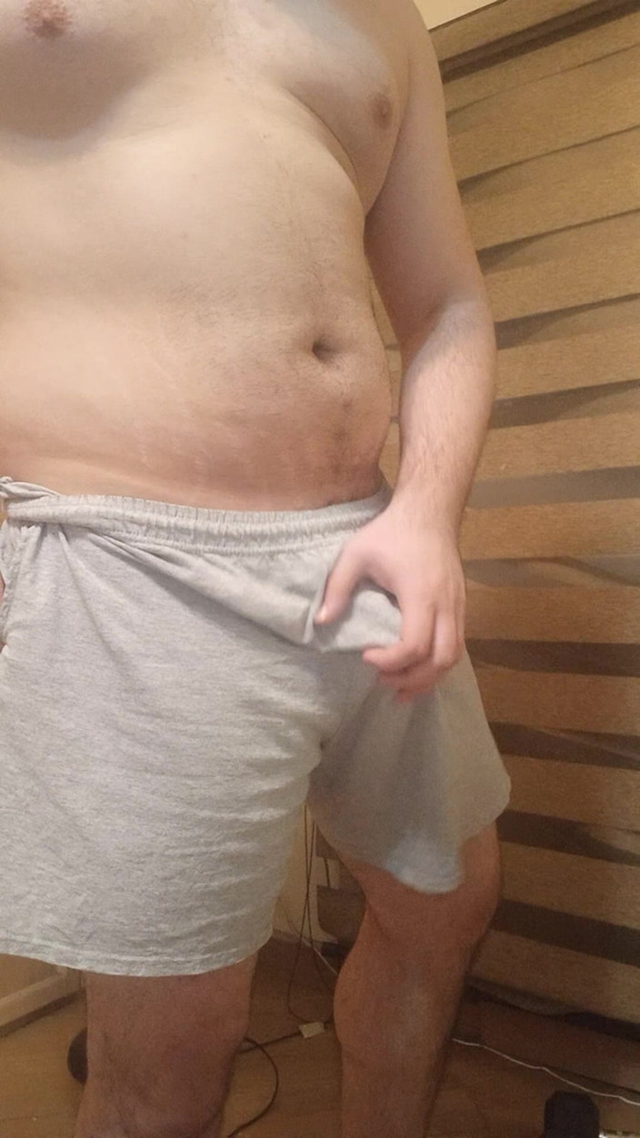 Himbo_Fox: Beefy Stud idzie komandosem i popisuje się
