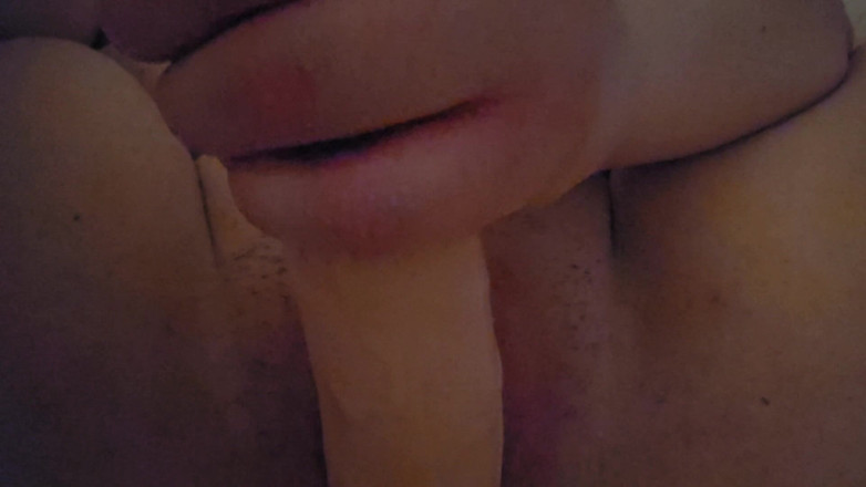 Lynylou: Lange Dildo Pussy