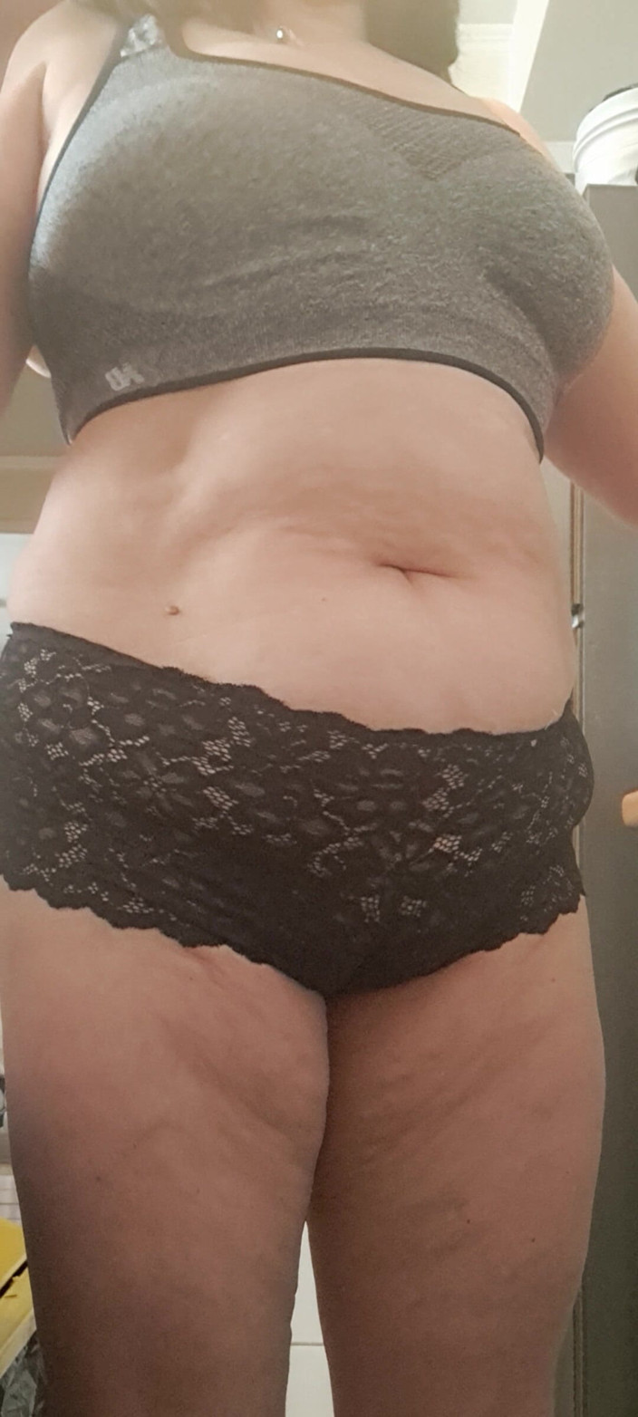 Mommy big hairy pussy: แม่เลี้ยงสุดฮอต