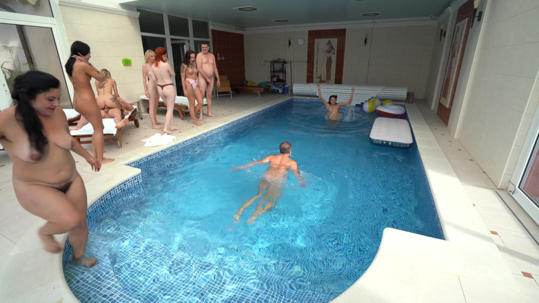Czech Pornzone: Czech Private Pool Orgy